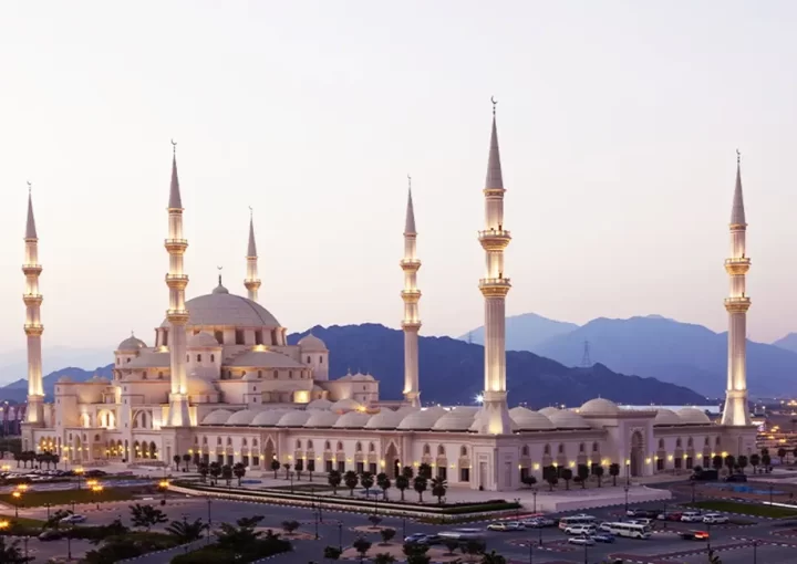 چرا فجیره بهترین انتخاب برای طبیعت‌گردی و خرید ملک در امارات است؟