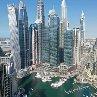 چرا توسعهدهندگان دبی سراغ ستارههای بالیوود رفتند؟