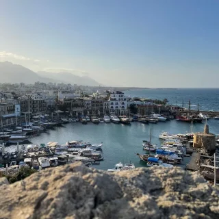بندر کرنیا در قبرس شمالی؛ مقصد مقایسهی خرید ملک در دبی یا قبرس شمالی