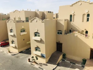 خرید ملک در جمیرا ویلج تراینگل؛ ردیف خانههای مدرن مشابه تاونهاوس